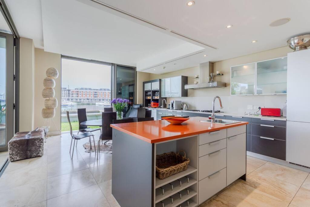 Outstanding V&A Marina Waterfront Apartment Kapstadt Exterior foto